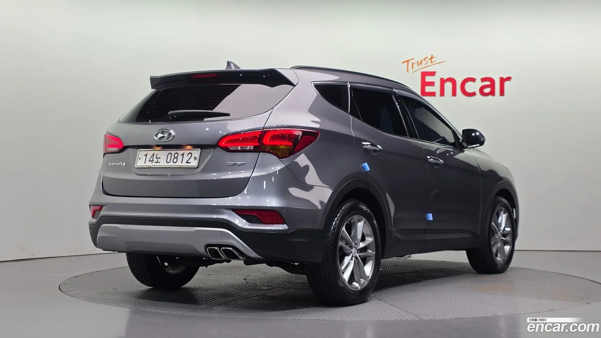 Main__Slider__Photo:Santafe Hyundai 2016.0-1