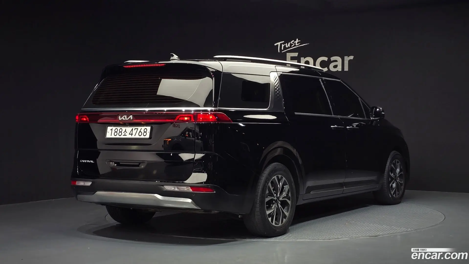 Main__Slider__Photo:Canival Kia 2022.3-1
