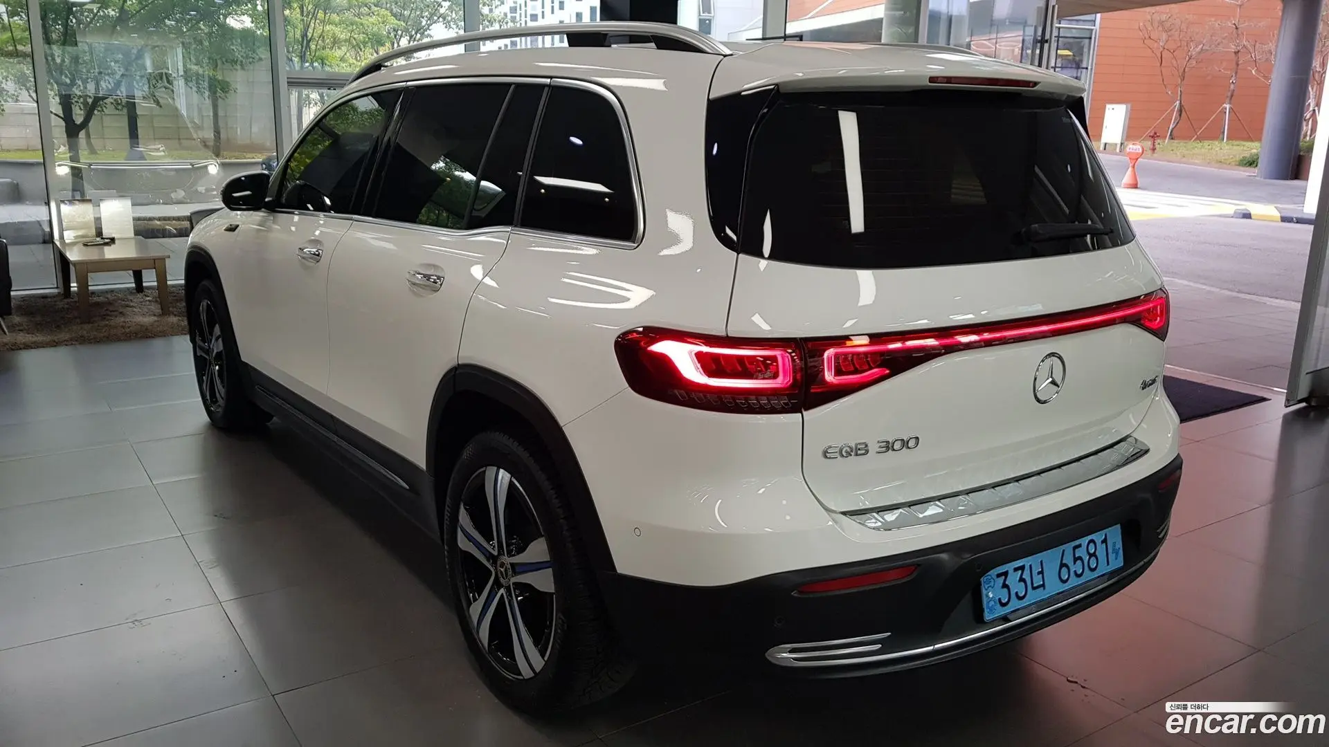 Main__Slider__Photo:EQB Mercedes-Benz 2022.9-1