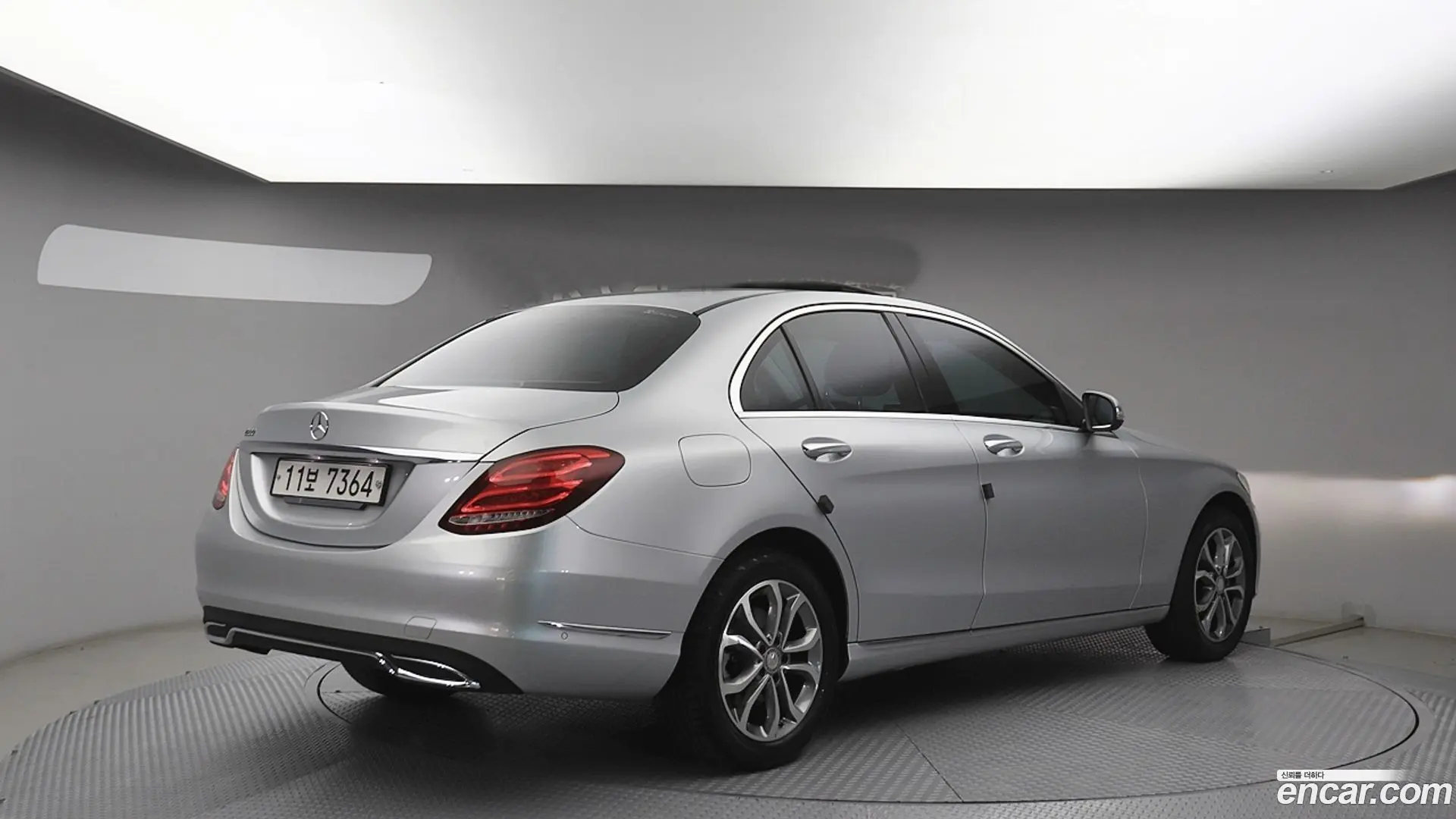 Main__Slider__Photo:C-Class Mercedes-Benz 2015.6-1