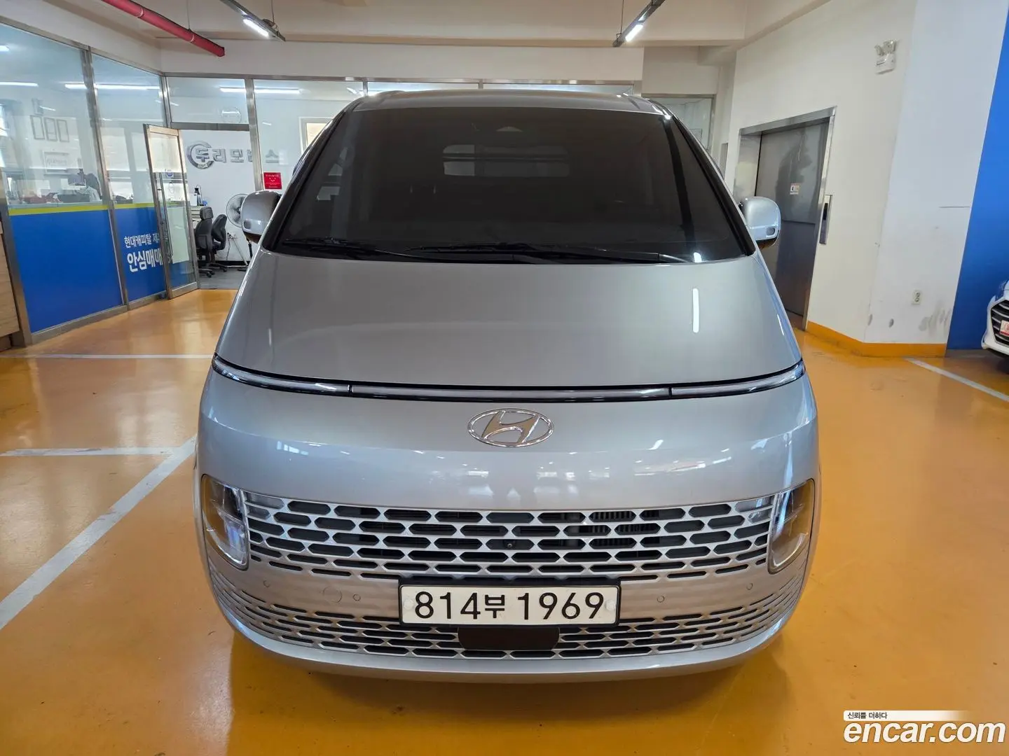 Main__Slider__Photo:Staria Hyundai 2023.1-1