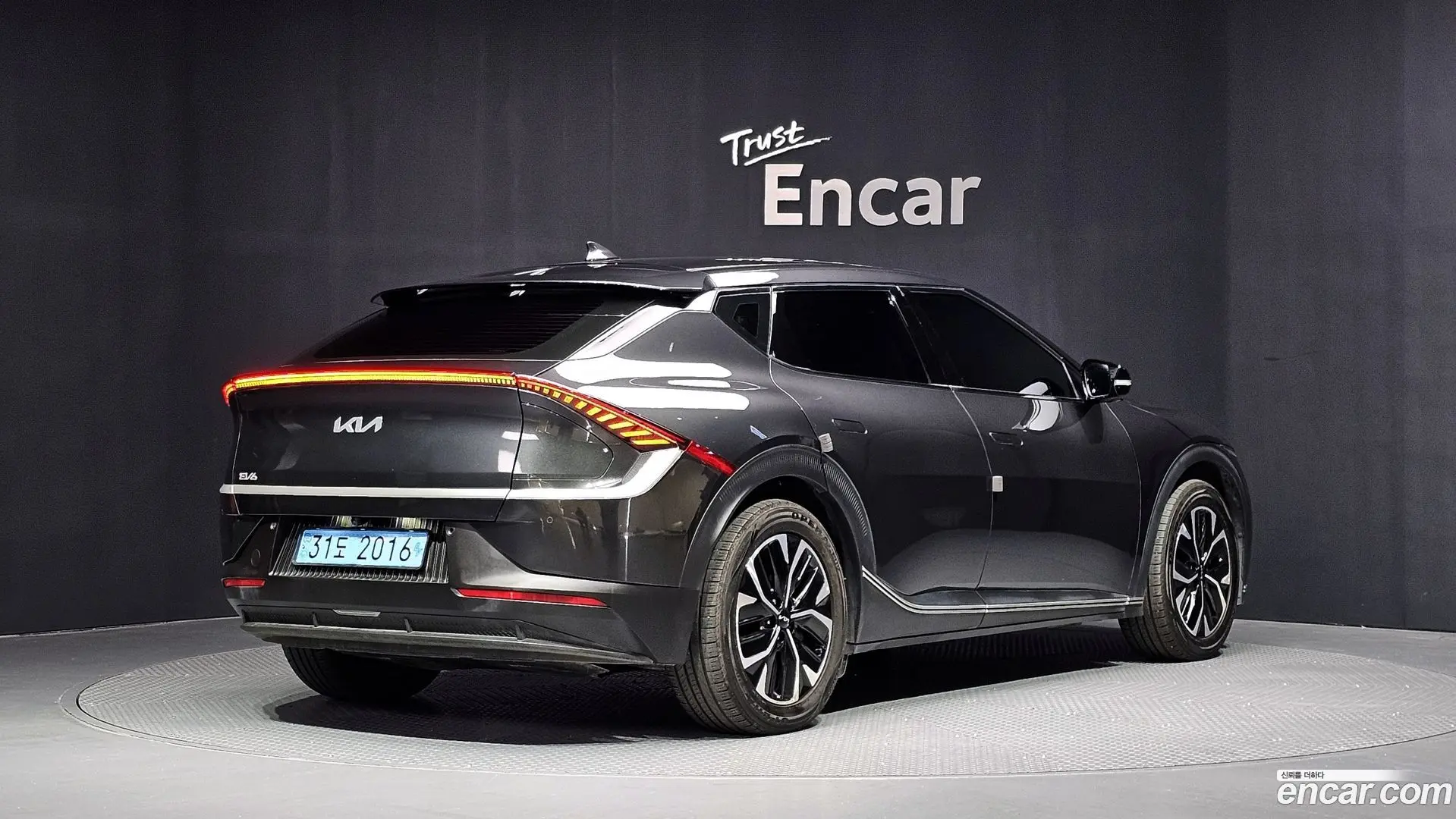 Main__Slider__Photo:EV6 Kia 2022.2-1