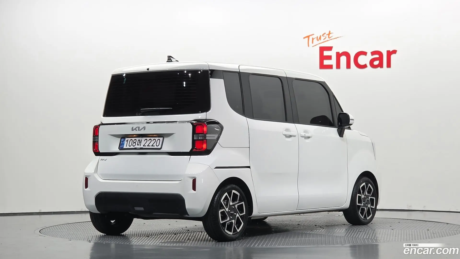 Main__Slider__Photo:RAY Kia 2024.9-1