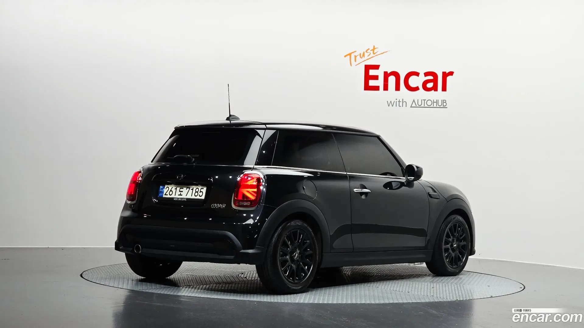 Main__Slider__Photo:Cooper Mini 2023.11-1