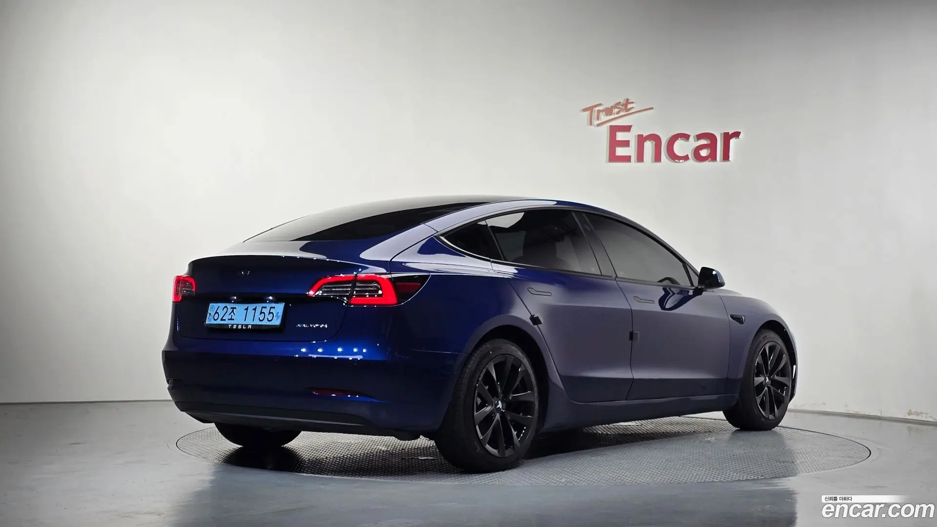 Main__Slider__Photo:Model 3 Tesla 2022.4-1