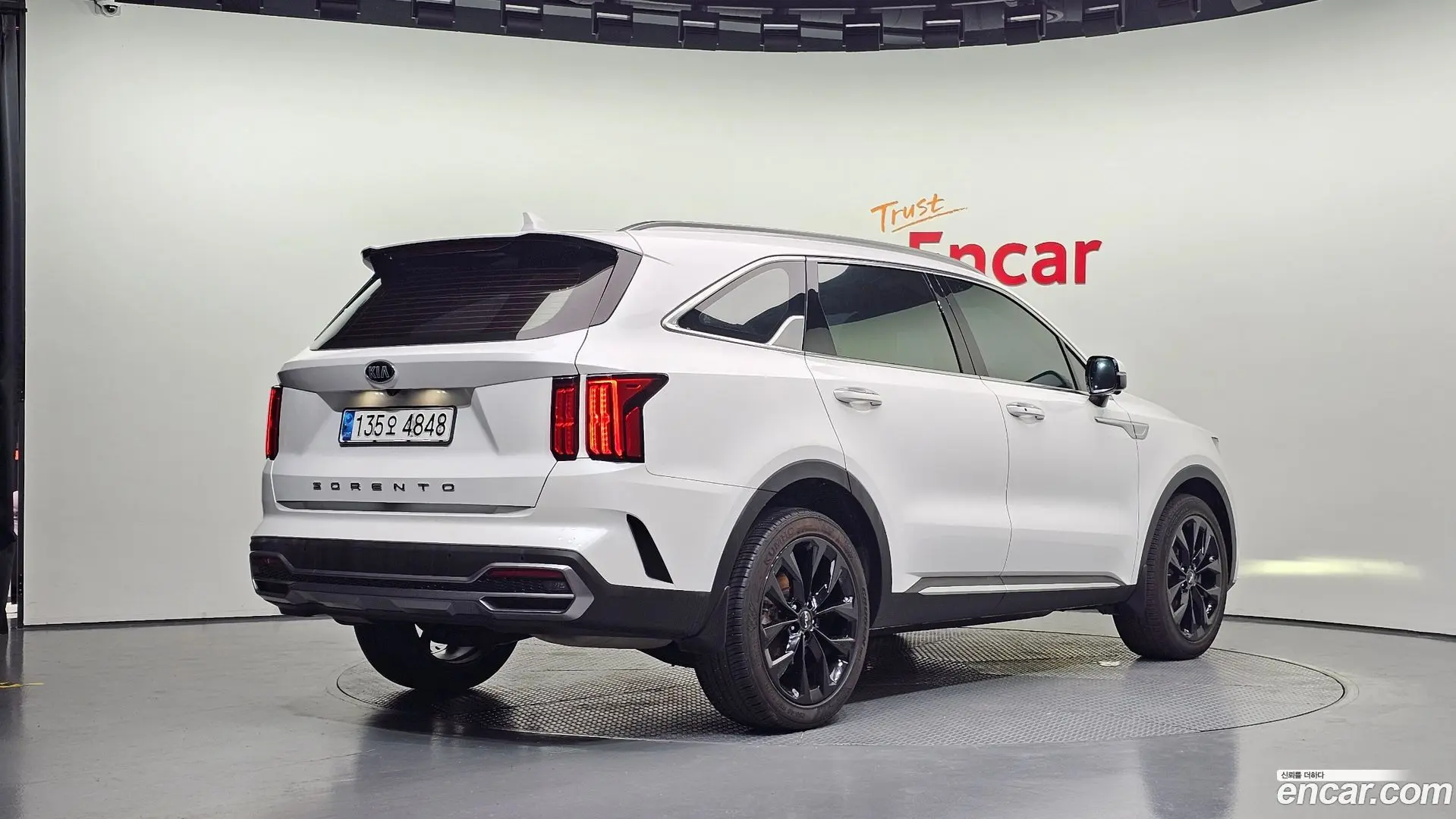 Main__Slider__Photo:Sorento Kia 2020.8-1