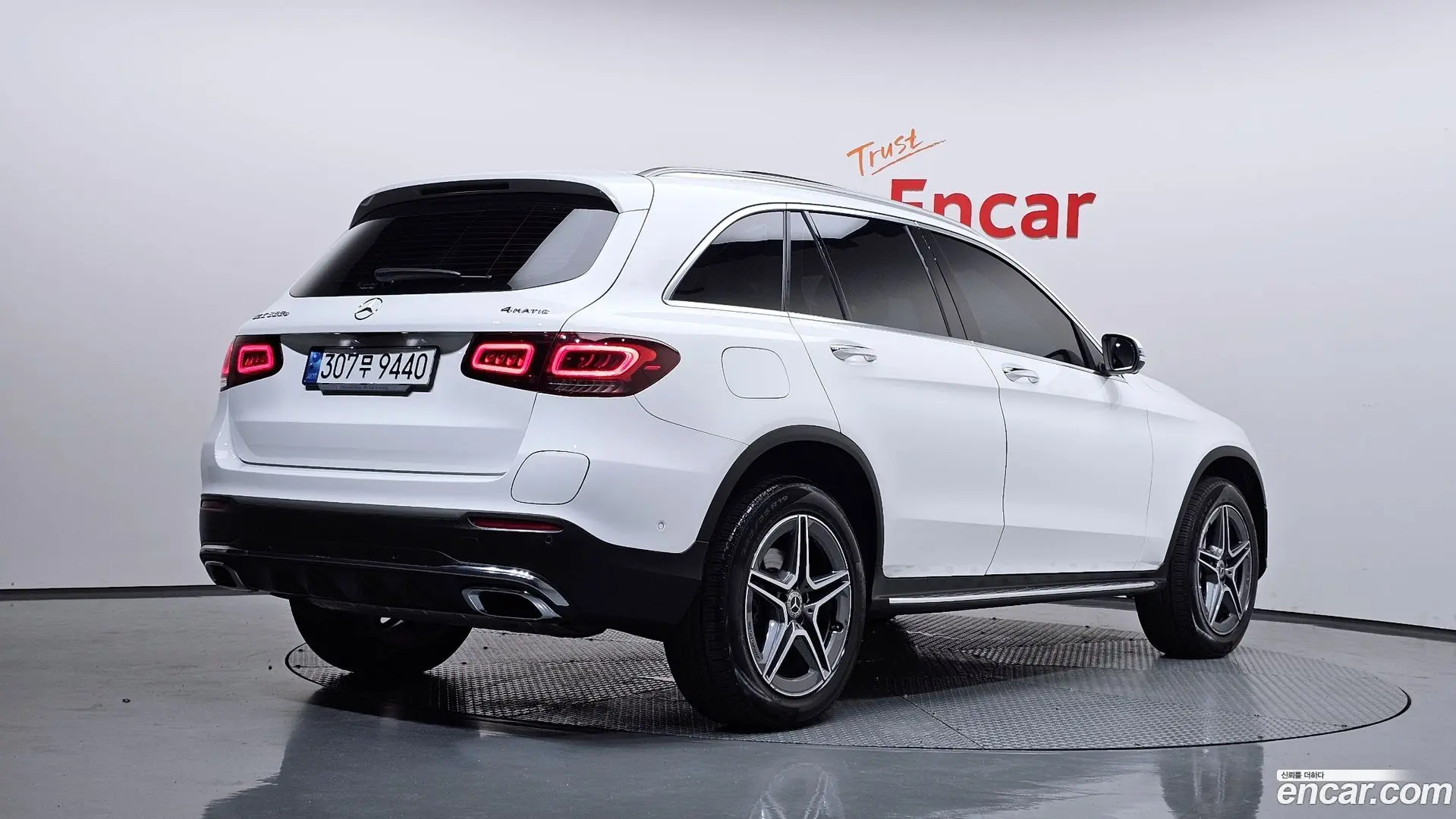 Main__Slider__Photo:GLC-Class Mercedes-Benz 2022.6-1