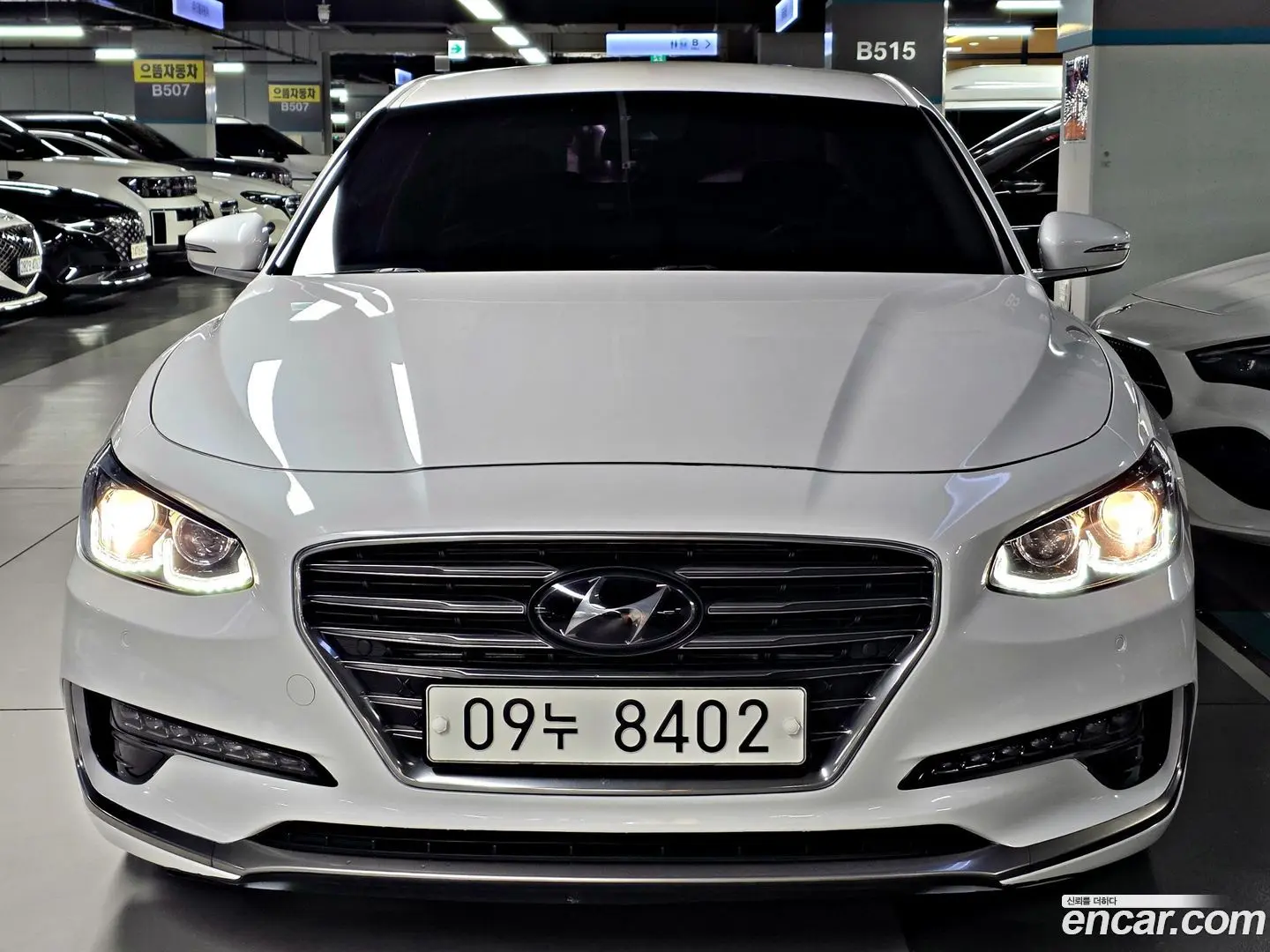 Main__Slider__Photo:Grandeur Hyundai 2018.3-1