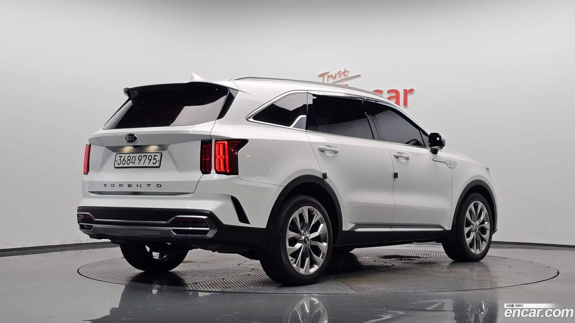 Main__Slider__Photo:Sorento Kia 2020.4-1
