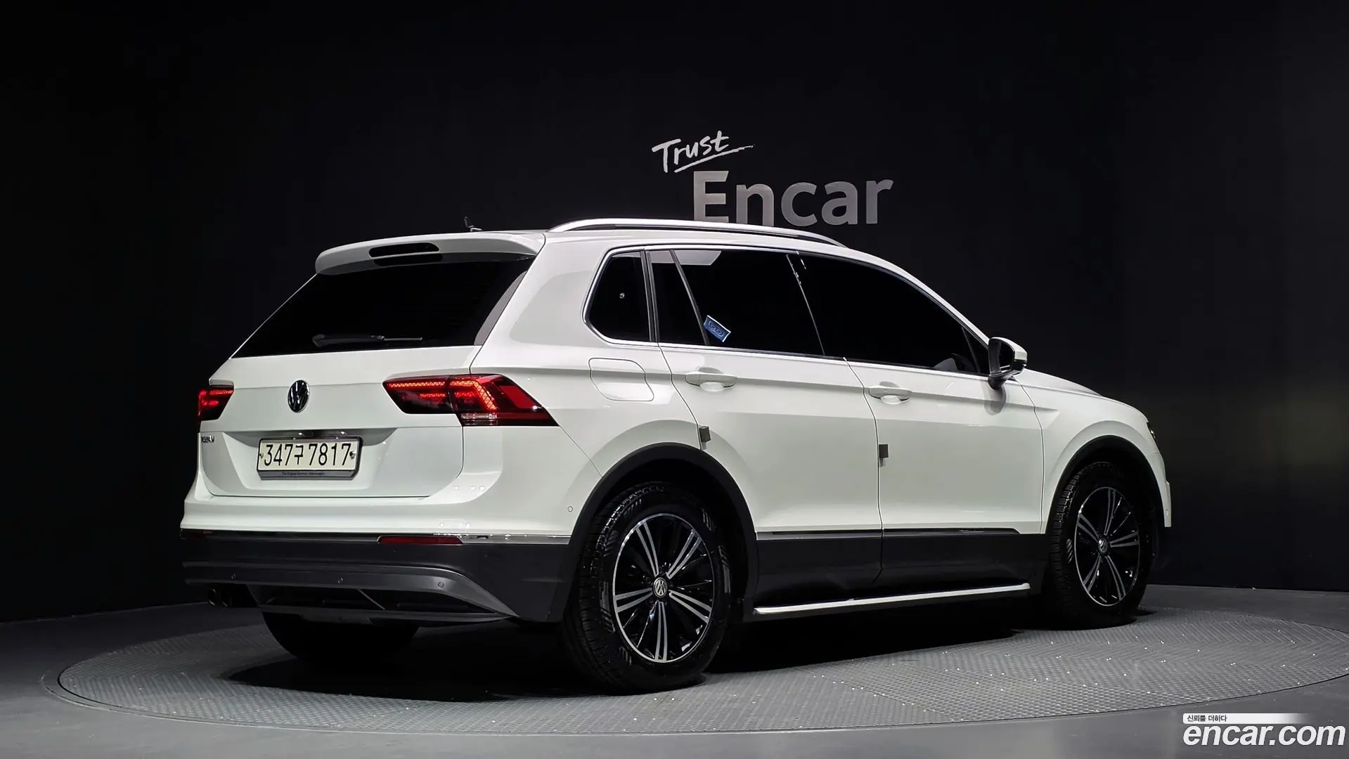 Main__Slider__Photo:Tiguan Volkswagen 2020.5-1