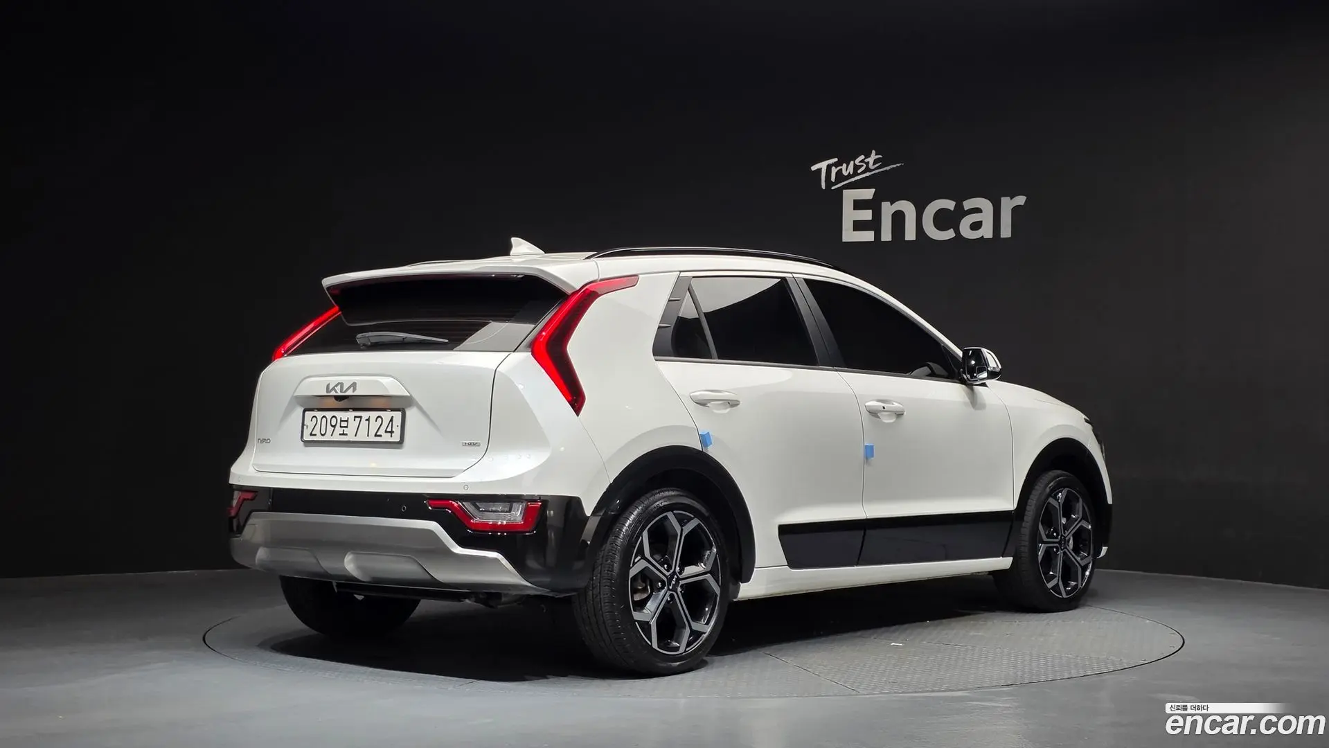 Main__Slider__Photo:Niro Kia 2022.8-1
