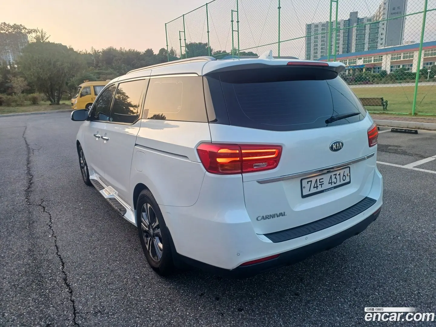 Main__Slider__Photo:Canival Kia 2018.8-1