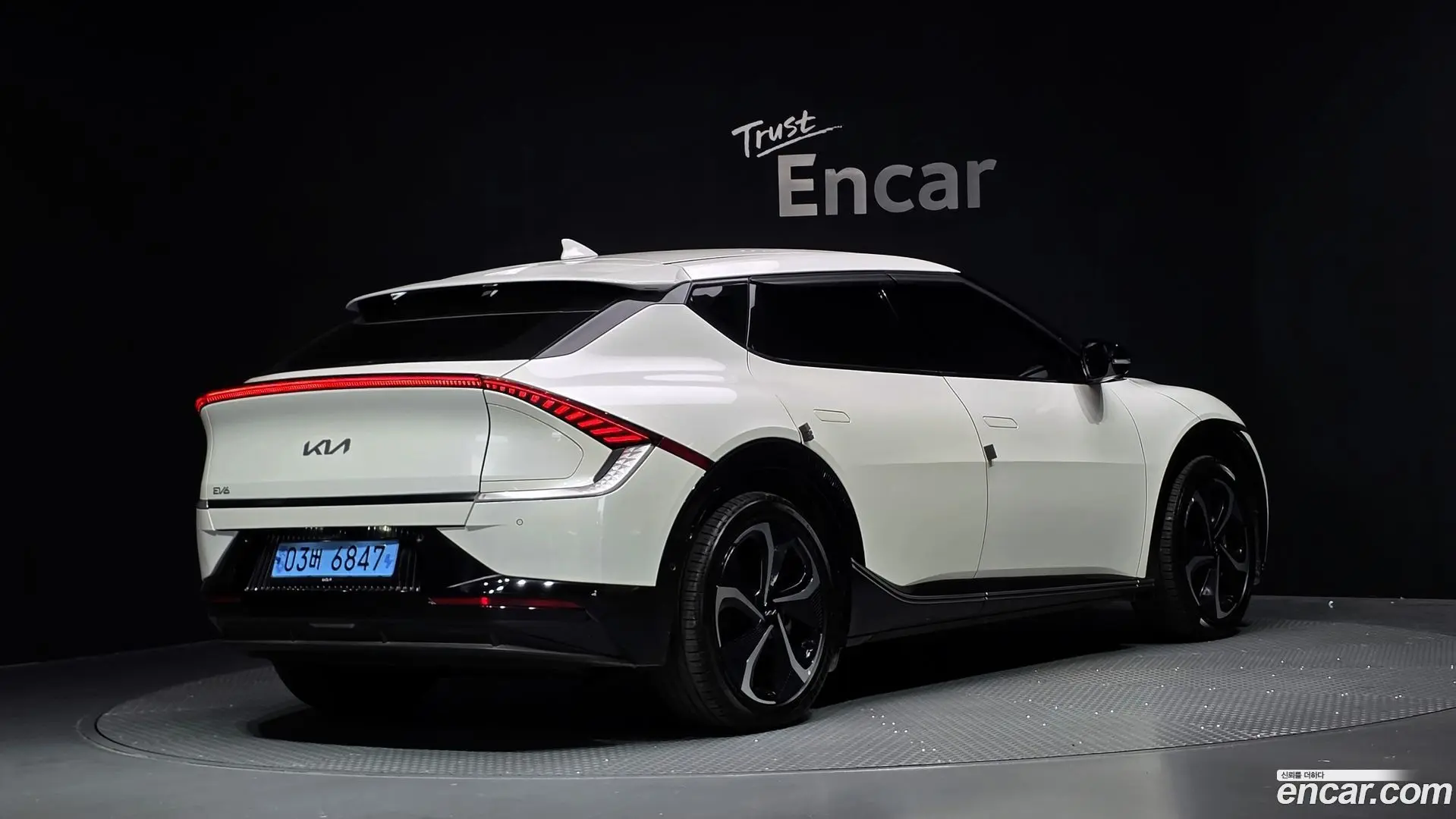Main__Slider__Photo:EV6 Kia 2022.10-1