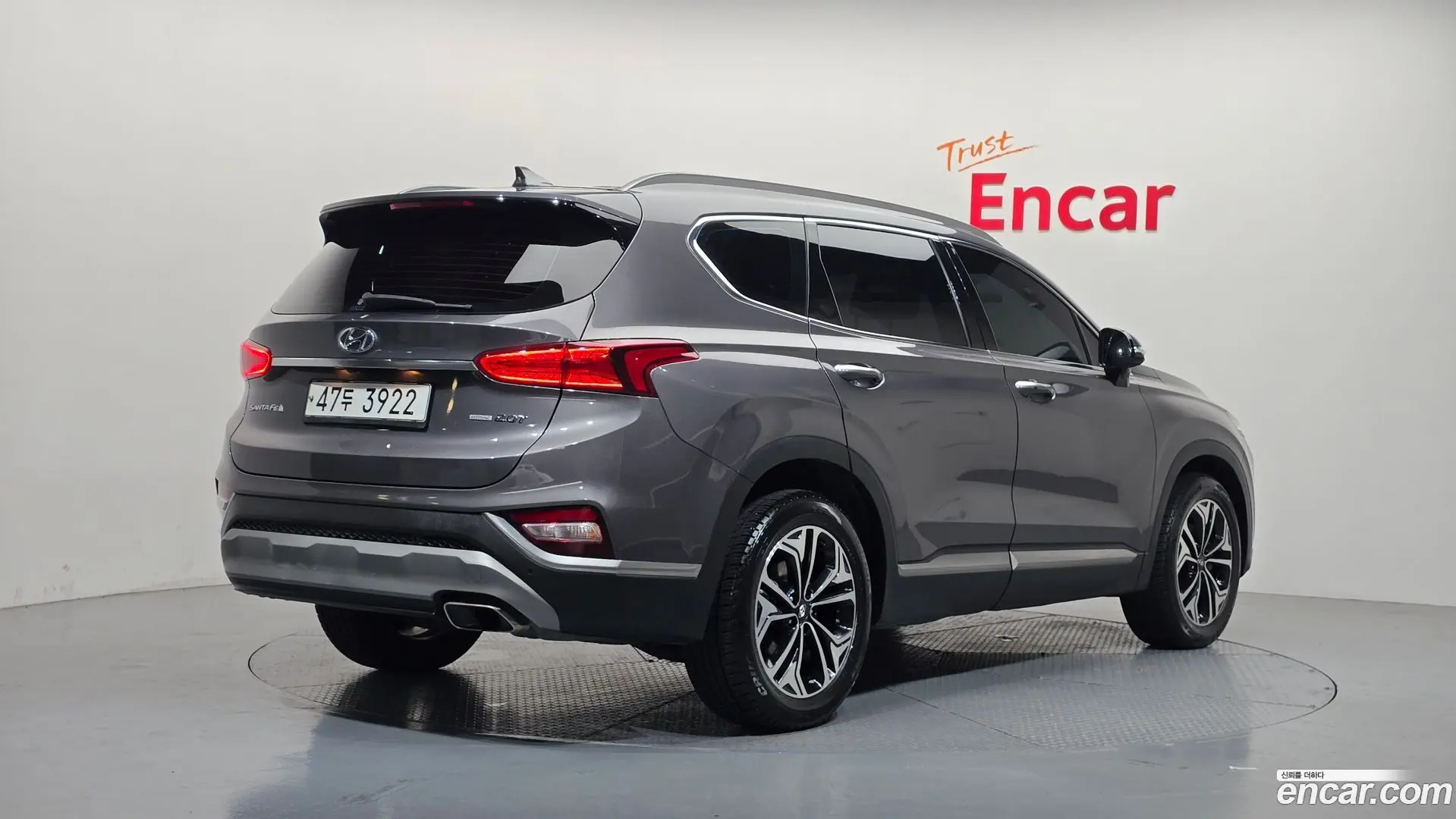 Main__Slider__Photo:Santafe Hyundai 2019.4-1