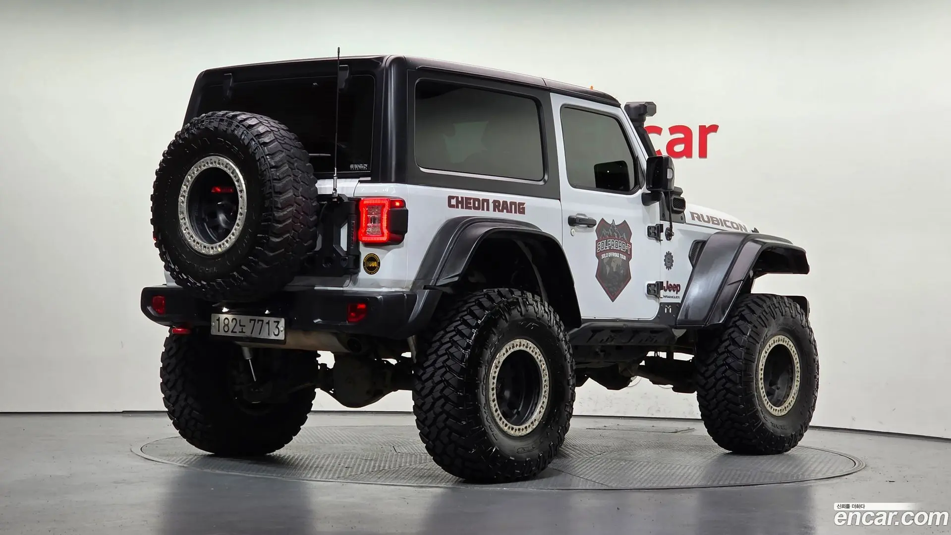 Main__Slider__Photo:Wrangler Jeep 2020.5-1