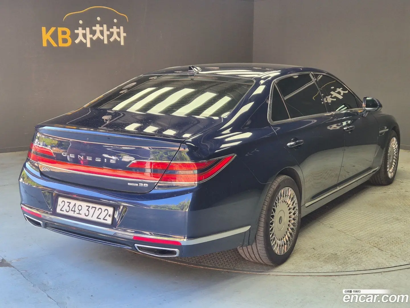 Main__Slider__Photo:G90 Genesis 2019.5-1