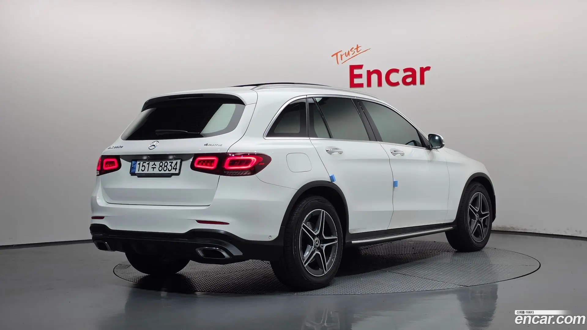 Main__Slider__Photo:GLC-Class Mercedes-Benz 2020.9-1