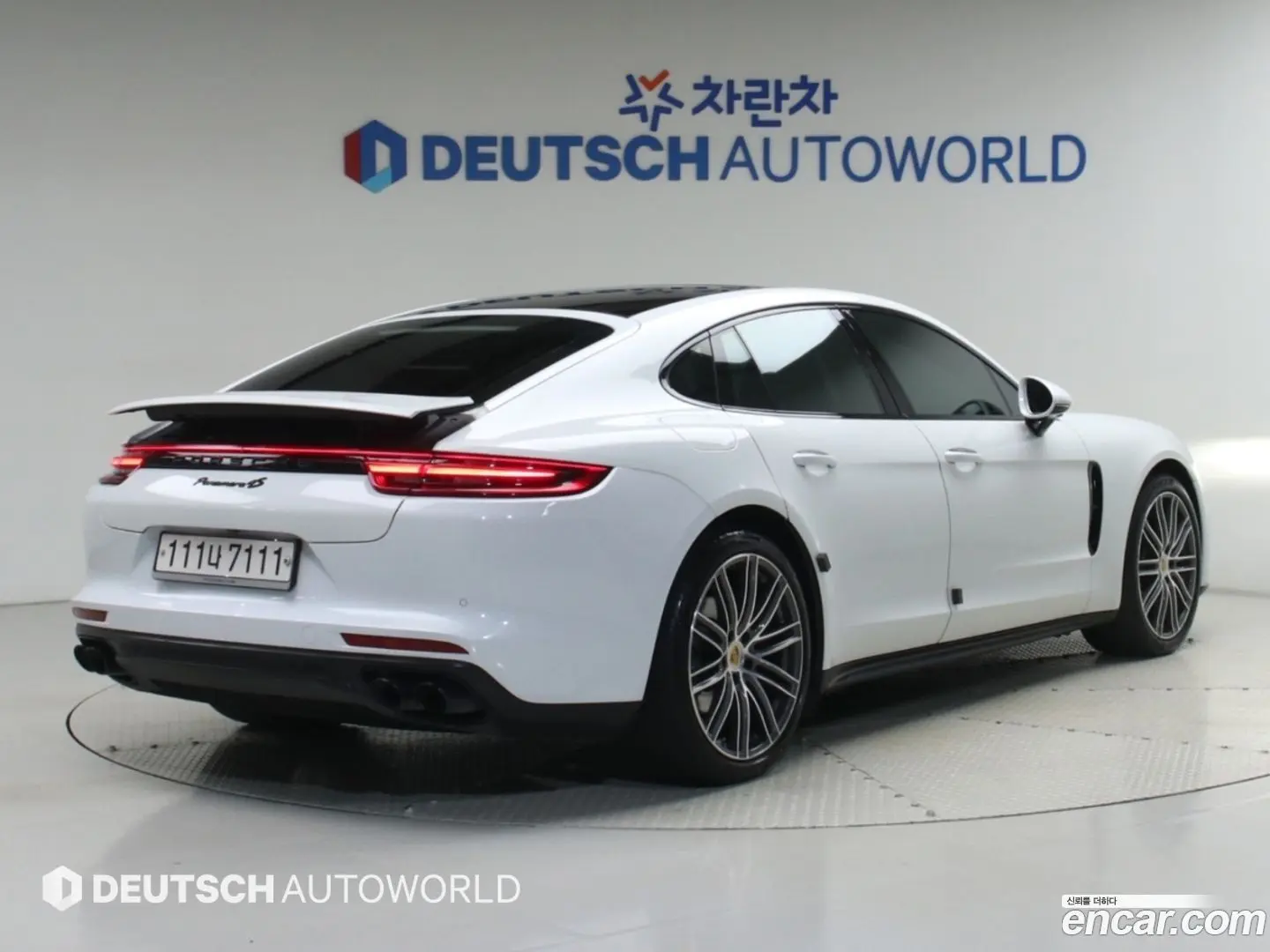 Main__Slider__Photo:Panamera Porsche 2018.11-1