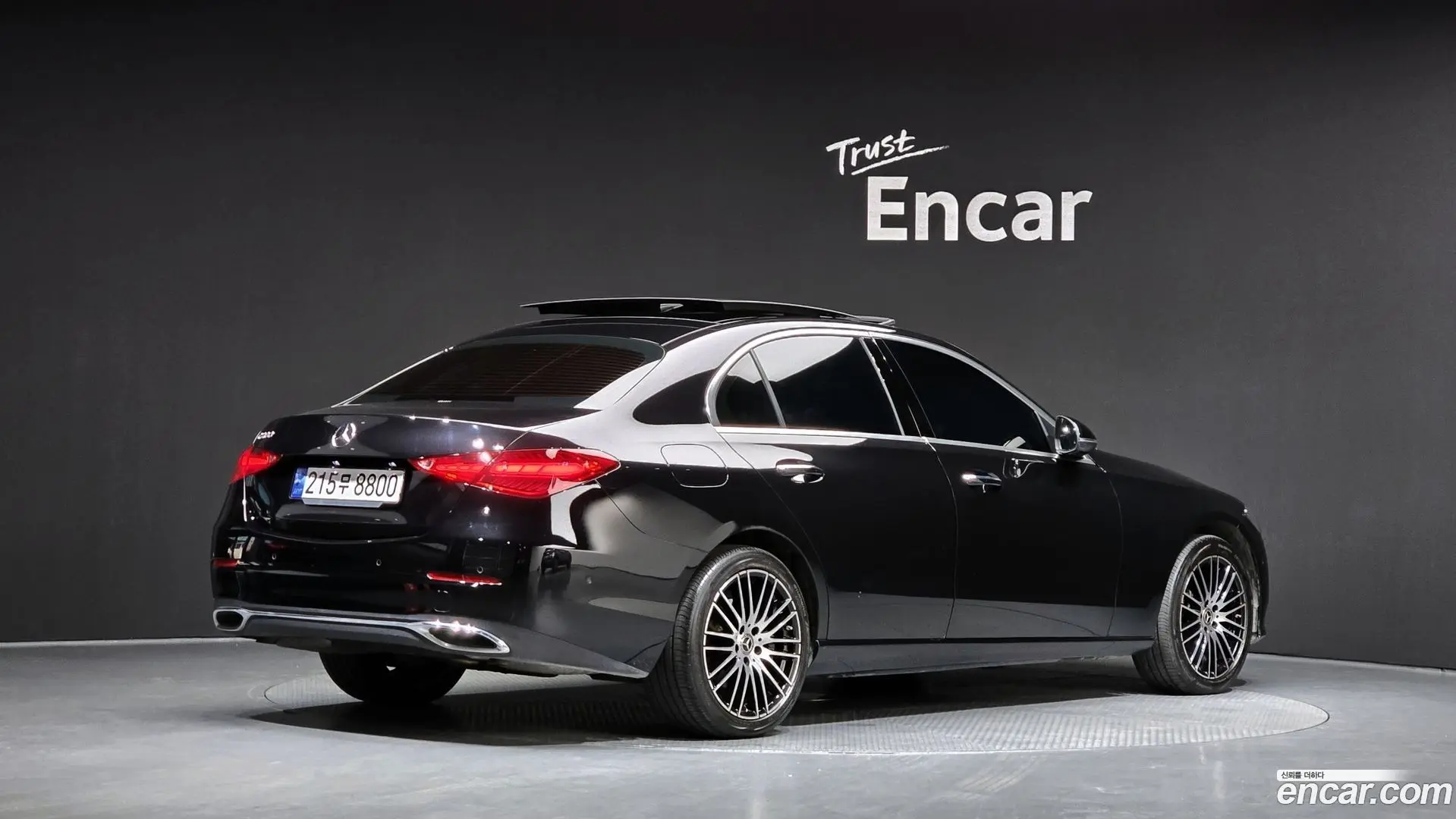 Main__Slider__Photo:C-Class Mercedes-Benz 2022.10-1