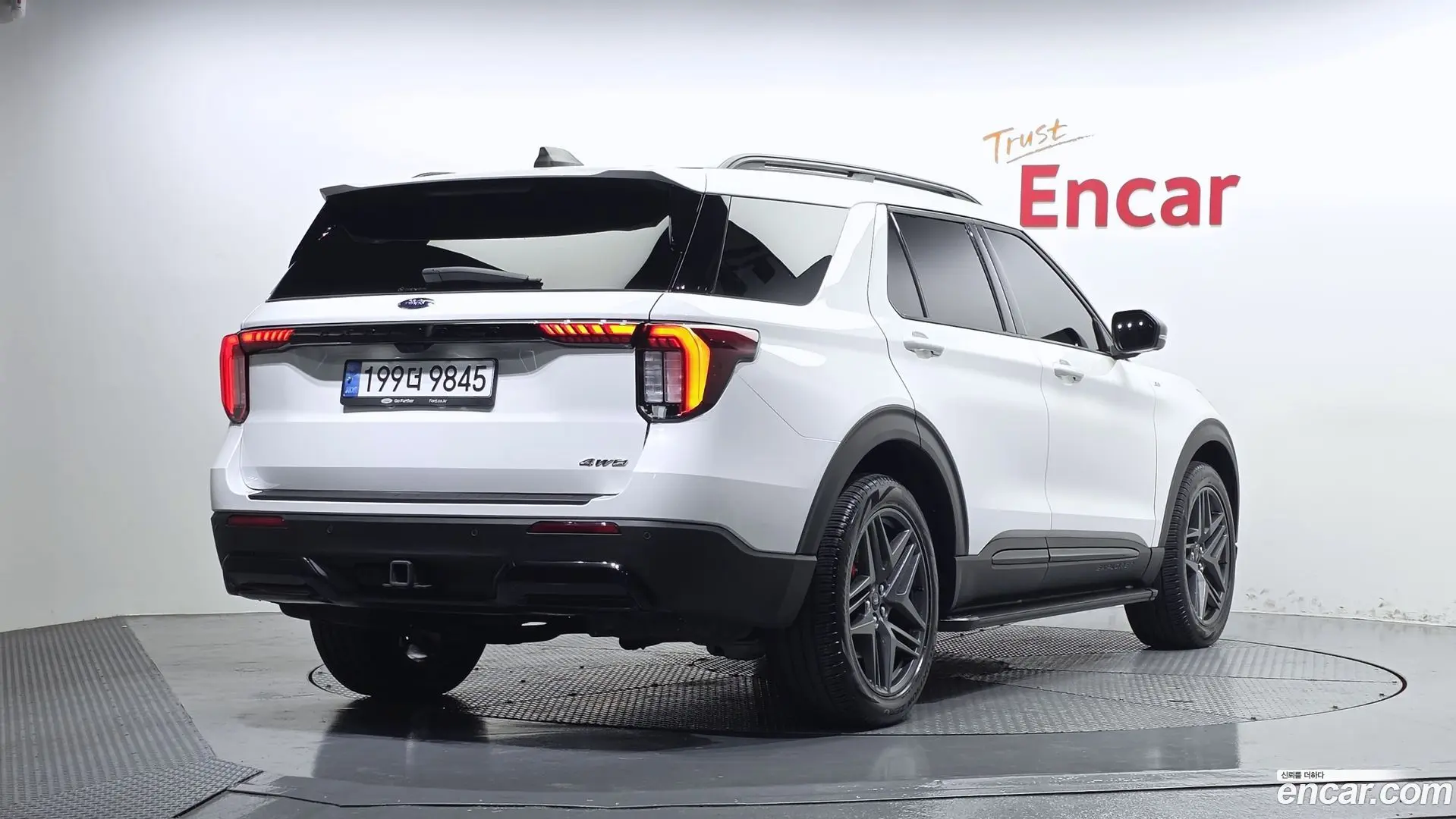 Main__Slider__Photo:Explorer Ford 2025.1-1