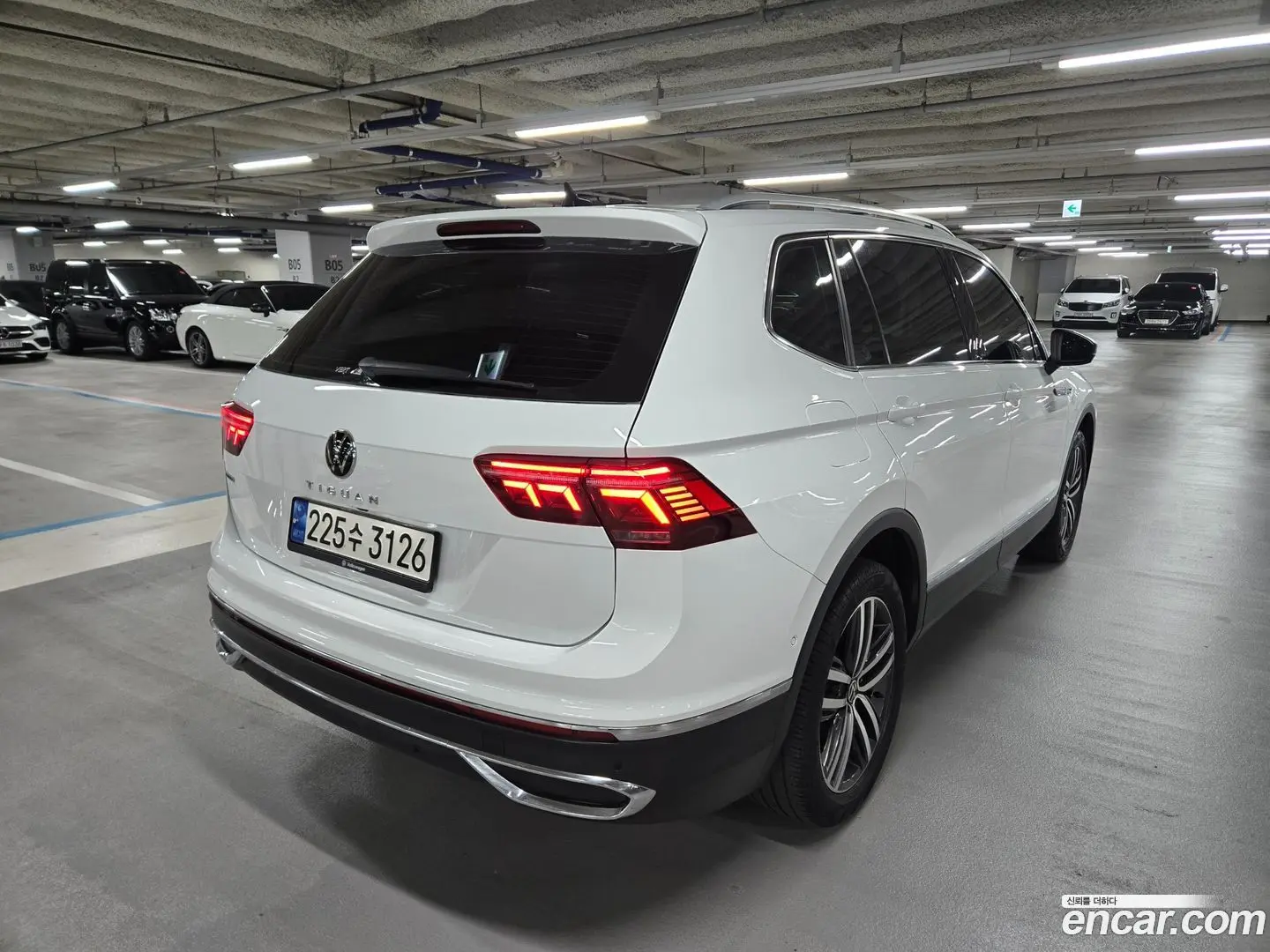 Main__Slider__Photo:Tiguan Volkswagen 2022.7-1