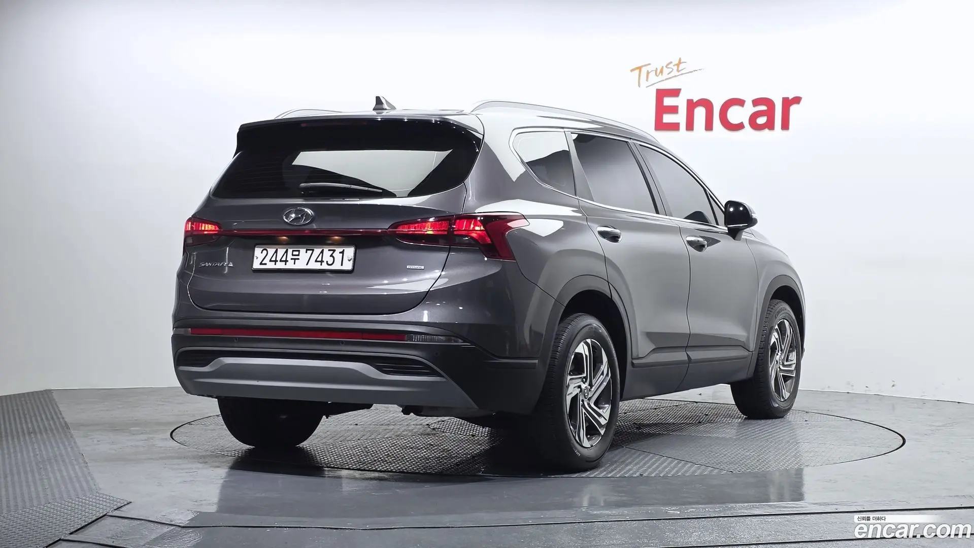 Main__Slider__Photo:Santafe Hyundai 2022.6-1