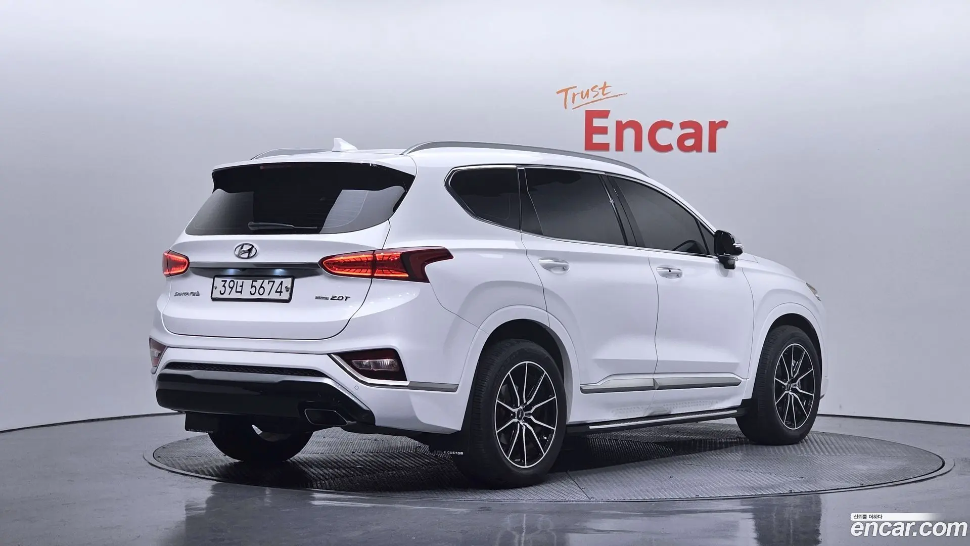 Main__Slider__Photo:Santafe Hyundai 2018.11-1