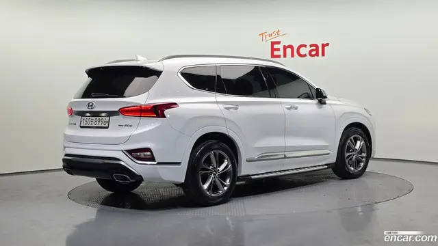 Main__Slider__Photo:Santafe Hyundai 2019.3-1