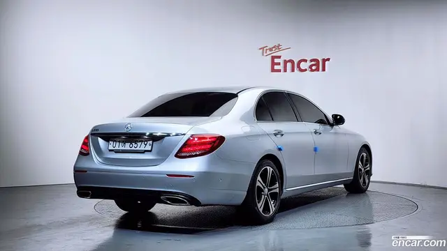 Main__Slider__Photo:E-Class Mercedes-Benz 2017.1-1