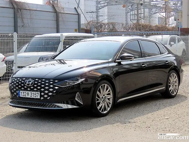 Main__Slider__Photo:Grandeur Hyundai 2020.3-1
