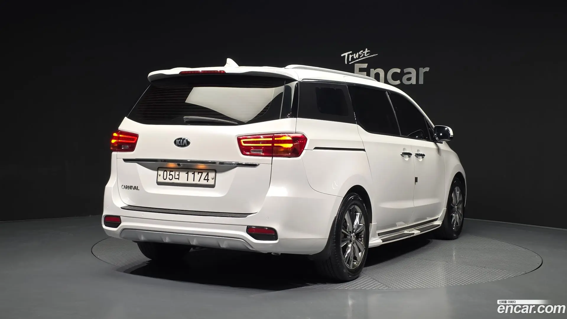 Main__Slider__Photo:Canival Kia 2018.6-1