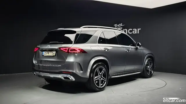 Main__Slider__Photo:GLE-Class Mercedes-Benz 2021.3-1