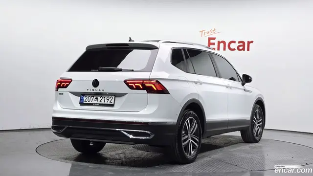 Main__Slider__Photo:Tiguan Volkswagen 2023.6-1