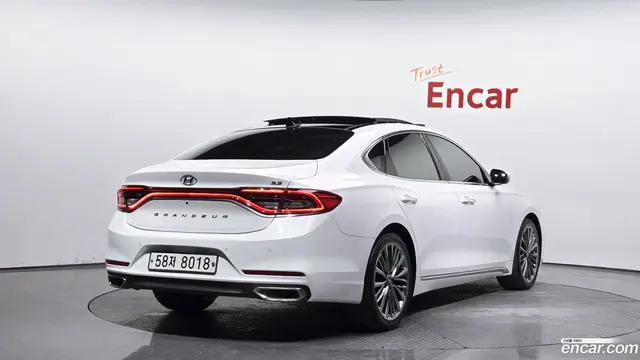 Main__Slider__Photo:Grandeur Hyundai 2017.4-1