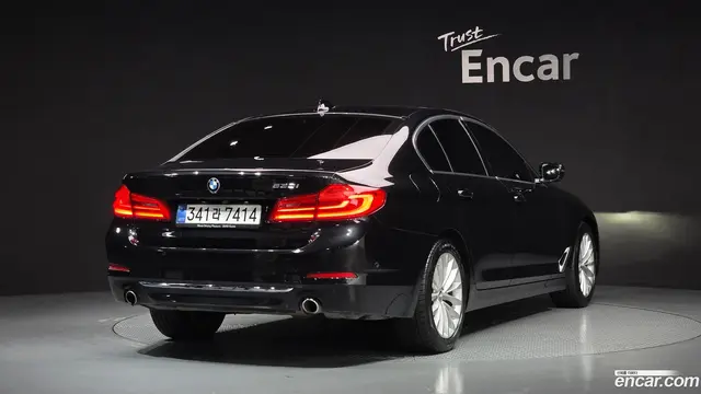 Main__Slider__Photo:5-Series BMW 2019.7-1