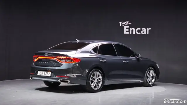 Main__Slider__Photo:Grandeur Hyundai 2017.6-1