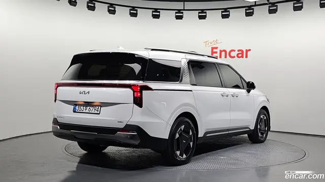 Main__Slider__Photo:Canival Kia 2025.7-1