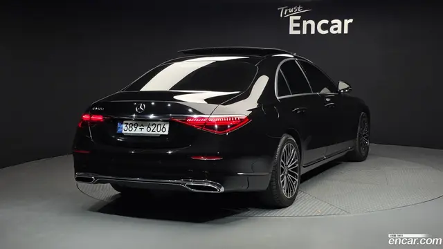 Main__Slider__Photo:S-Class Mercedes-Benz 2021.11-1