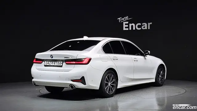 Main__Slider__Photo:3-Series BMW 2019.10-1