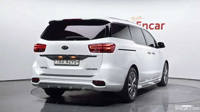 Main__Slider__Photo:Canival Kia 2018.8-1