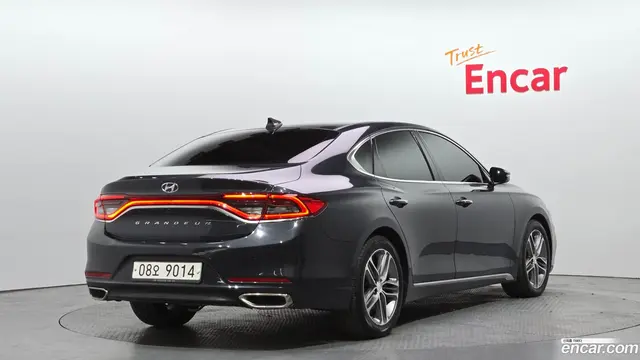 Main__Slider__Photo:Grandeur Hyundai 2017.7-1