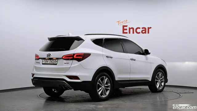 Main__Slider__Photo:Santafe Hyundai 2016.6-1