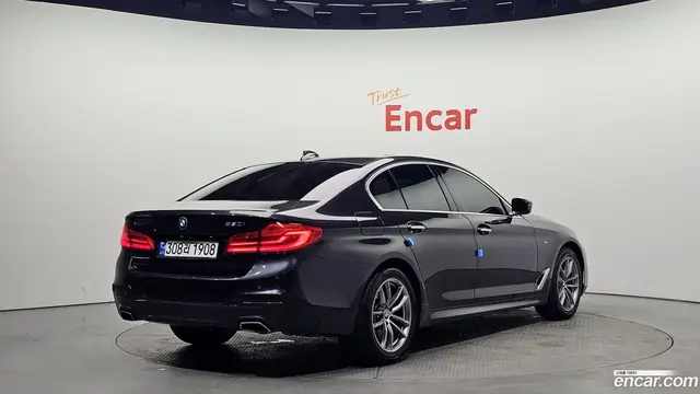 Main__Slider__Photo:5-Series BMW 2017.10-1