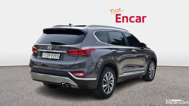 Main__Slider__Photo:Santafe Hyundai 2020.2-1