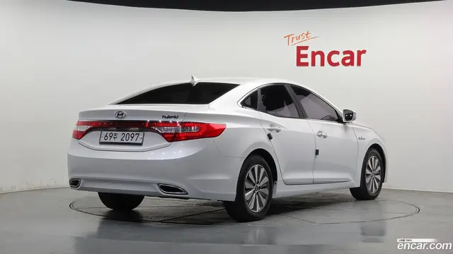 Main__Slider__Photo:Grandeur Hyundai 2014.0-1