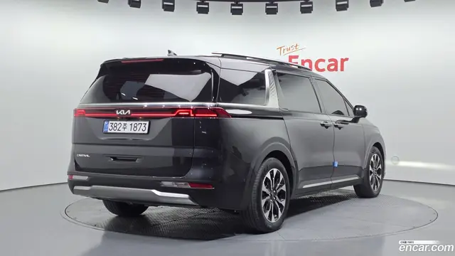 Main__Slider__Photo:Canival Kia 2022.3-1