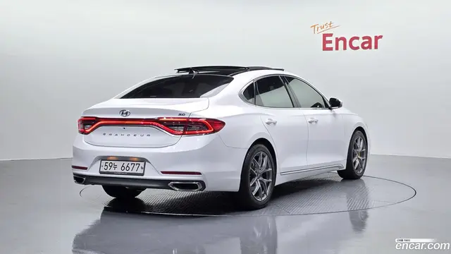 Main__Slider__Photo:Grandeur Hyundai 2017.7-1