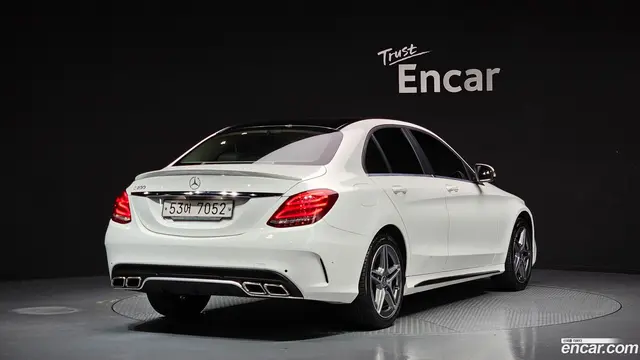 Main__Slider__Photo:C-Class Mercedes-Benz 2015.7-1