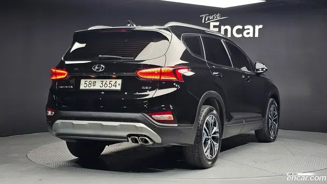 Main__Slider__Photo:Santafe Hyundai 2019.0-1