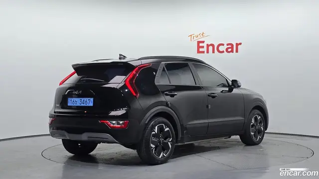 Main__Slider__Photo:Niro Kia 2023.1-1